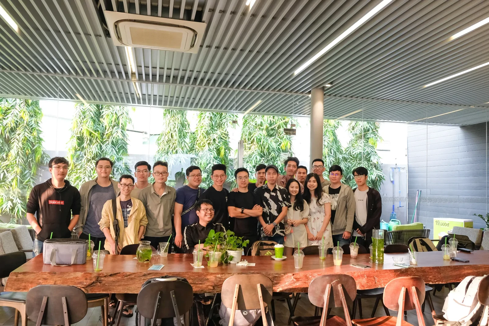 Học viên lớp Golang Backend trong một buổi gặp mặt Offline của 200Lab.